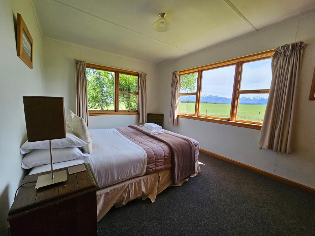 The House Villa Twizel Bagian luar foto